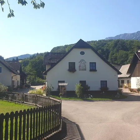 Familie Stoier Bauernhof *